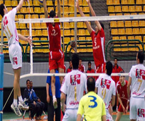   مصر اليوم - طائرة الأهلي يسحق الزّمالك بثلاثيَّة نظيفة