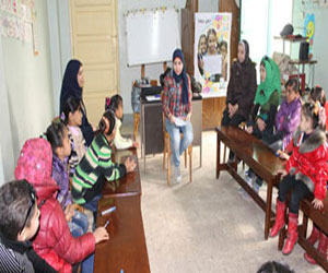   مصر اليوم - طالبة آداب تفوز بمبادرة دعم الثقافة لأطفال بحر البقر في بورسعيد