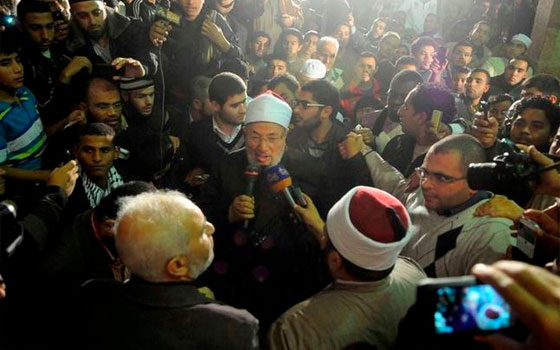   مصر اليوم - سعد الدين يتهم القرضاوي بتسهيل دخول ألاف الإخوان إلى الدوحة