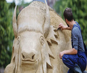   مصر اليوم - 5 فراعنة صغار يعيدون فن النحت في سيمبوزيوم أسوان