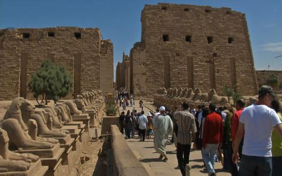   مصر اليوم - زعزوع  يدعو رودي فولر إلى زيارة مدينة الأقصر والترويج للسياحة المصريّة