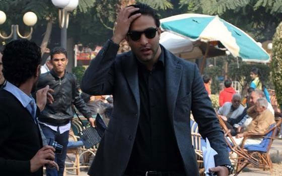   مصر اليوم - ميدو يرد على نشر صوره وهو يدخن الشيشة عبر تويتر بأنها حرية شخصية