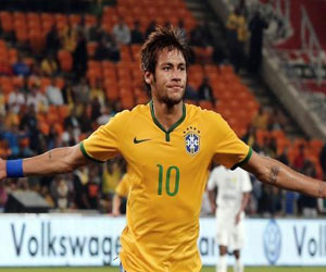   مصر اليوم - بيليه: نيمار يستطيع التعامل مع الضغوط في المونديال