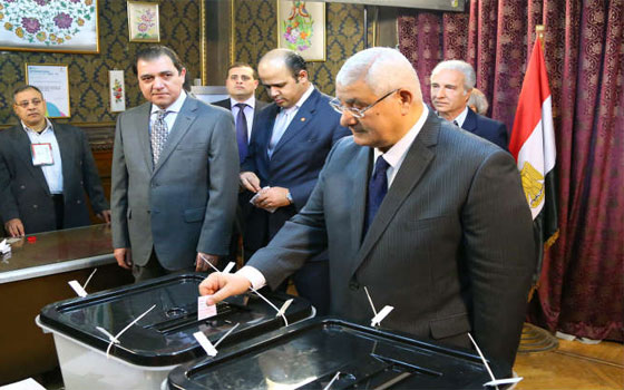   مصر اليوم - منصور يؤكّد أن رئيس مصر المقبل سيُلبّي دعوة السنغال لحضور القمّة الفرانكفونيّة