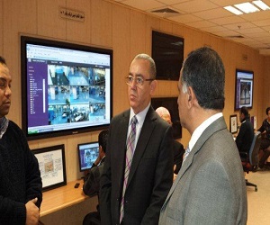   مصر اليوم - وزير الطيران المدني يتفقد غرف العمليات والمراقبة للاطمئنان على سير الحركة الجوية