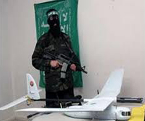   مصر اليوم - حماس تستولي على طائرة استطلاع إسرائيليّة سقطت جنوب غزة