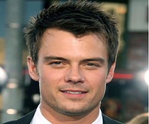   مصر اليوم - النجم الأميركي جوش دوهاميل في دور عميل في الـ إف بي آي