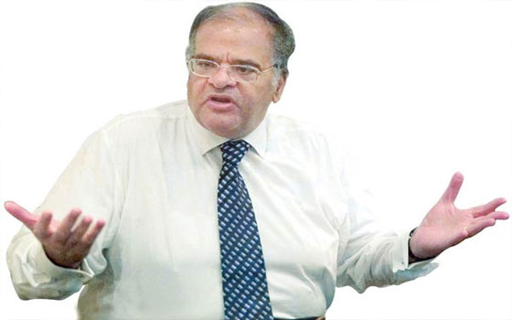   مصر اليوم - عباس يشكو لـالفيفا مجددًا ويزيد الضغوط على وزير الشباب والرياضة المصري