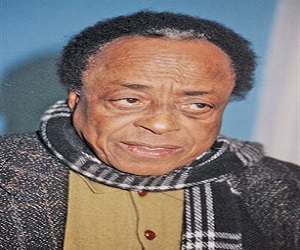   مصر اليوم - الخارجية السودانية تمنح الشاعر الفيتوري جواز سفر دبلوماسي