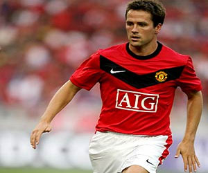   مصر اليوم - مايكل أوين: رواتب لاعبي الكرة ليس مبالغًا فيها