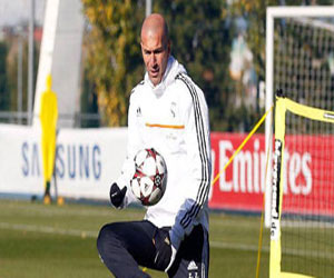   مصر اليوم - موناكو يُغري زين الدين زيدان بالمال والمنصب