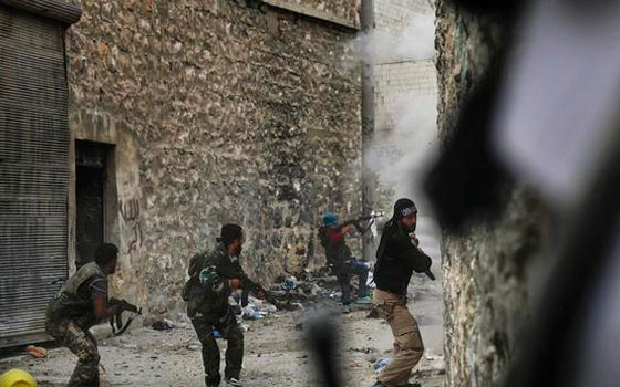   مصر اليوم - تواصل سقوط الضحايا خلال الاشتباكات المستمرة بين القوات الحكوميّة والمعارضة في سوريّة