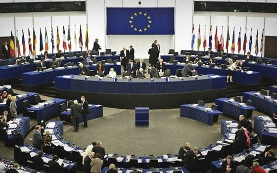   مصر اليوم - الاتِّحاد الأوروبي يعلن عدم تحفُّظه على أي مرشَّح للرِّئاسة ذو خلفيَّة عسكريَّة