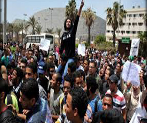 مصر اليوم - تظاهرات في جامعة الإسكندريّة تُطالب بالإفراج عن المُعتقلين