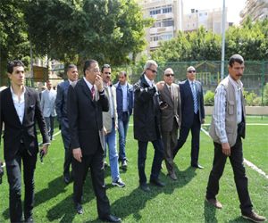   مصر اليوم - عبد العزيز يطالب بالانتهاء من تطوير ملاعب مركز شباب الشلالات