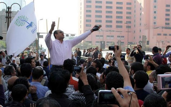   مصر اليوم - خالد علي يدرس التراجع عن الترشّح ويعتبر تحصين لجنة الانتخابات غير دستوريّ