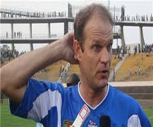   مصر اليوم - لافاني يشكو من طقس الإسكندريّة قبل مباريات الاتحاد