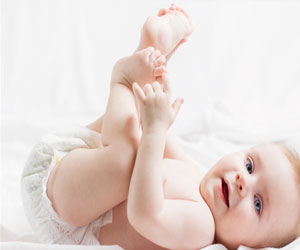   مصر اليوم - المناديل المبللة خطرة على بشرة الأطفال