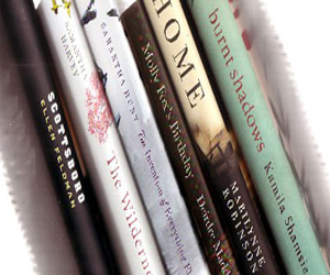   مصر اليوم - النساء يتصدّرنّ قائمة النيويورك تايمز للكتب الأكثر مبيعًا