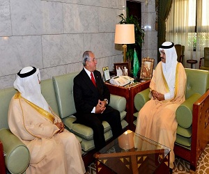   مصر اليوم - أمير منطقة الرياض يستقبل رئيس الاتحاد الدولي لكرة الطائرة