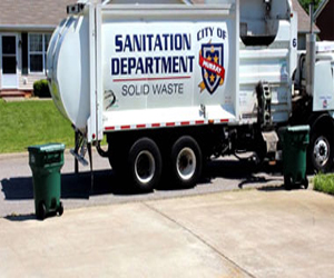   مصر اليوم - الحظ ينقذ رجلاً وامرأة وكلبًا من حاوية كبس قمامة بواشنطن