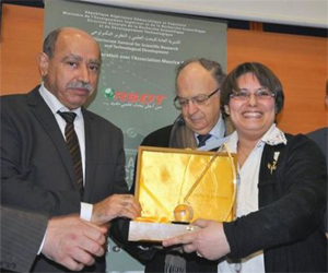   مصر اليوم - جائزة موريس اودان للرياضيات تمنح لباحثة جزائرية و اخر فرنسي