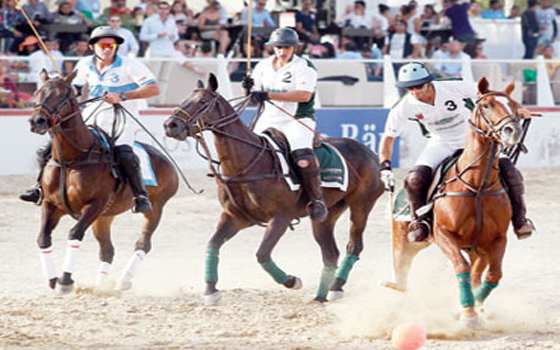   مصر اليوم - شاطئ الجميرا يستضيف كأس جوليوس باير لبولو الشاطئ في أبريل المقبل