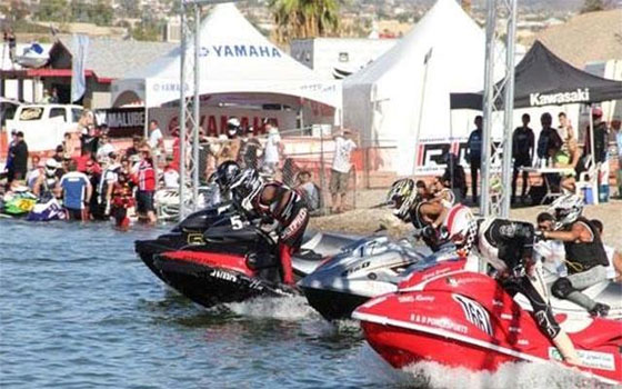   مصر اليوم - انطلاقُ بطولة الإمارات الـ4 للدراجاتِ المائيّة للعام 2014 في دبي السبت