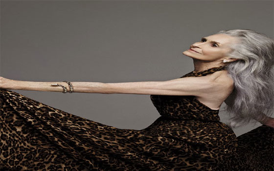   مصر اليوم - دافني سلف جدة في الثمانينات تعتلي مسارح عورض الأزياء العالميّة