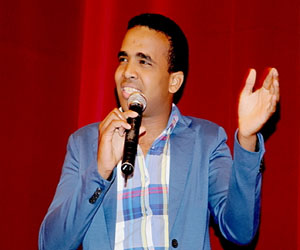   مصر اليوم - الكوميدي المغربي باسو يبدأ جولة أوروبيّة السبت