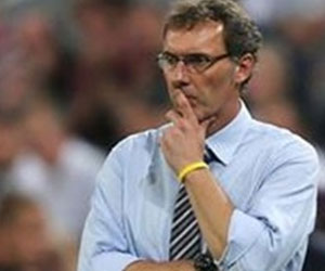   مصر اليوم - بلان غير راضي عن أداء سان جيرمان رغم الصعود