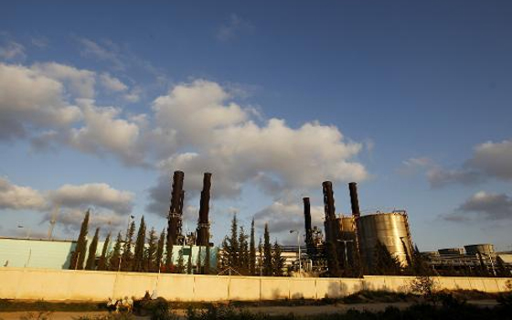   مصر اليوم - غزّة تغرق في الظلام وتوقّف محطّة الكهرباء بسبب إغلاق معبر كرم أبوسالم