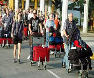 مصر اليوم - الغردقة تستقبل 10 آلاف سائح من جنسيّات مختلفة