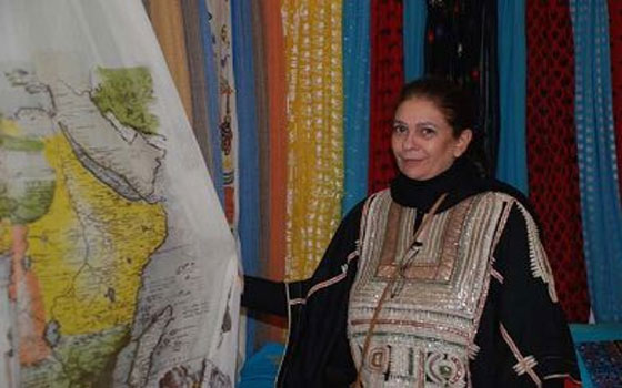   مصر اليوم - العباءات المغربيّة والتونيكات قطع أساسيّة في خزانة المُحجَّبات