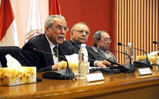   مصر اليوم - الرئيس المصريّ الموقَّت يؤكّد أنه راضٍ عن تحصين العليا للانتخابات