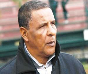   مصر اليوم - عمراني مدرب مولودية بجاية يتبرأ من هزيمة شباب بلوزداد