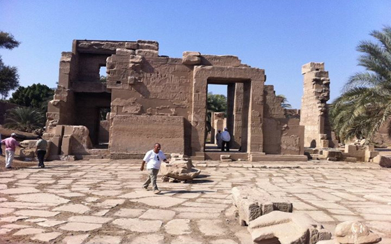   مصر اليوم - الأثريون في الأقصر يُطالبون بإنقاذ معبد الطود من حالة الإهمال التي يتعرض لها