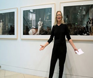   مصر اليوم - مصورة تلتقط صورًا لمشاهير الفن والرياضة بشخصيات ديزنى