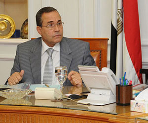   مصر اليوم - القصاص يقرر نقل سوق السيارات إلى أرض المعارض في الإسماعيلية