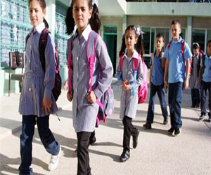   مصر اليوم - الطلّاب ينتظمون في مدارس الجيّزة