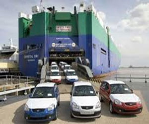   مصر اليوم - وصول 500 سيارة من إيطاليا إلى ميناء الإسكندرية