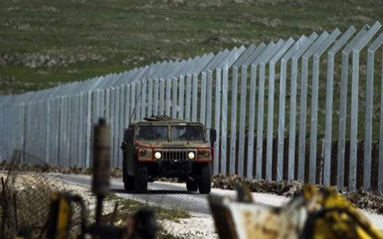   مصر اليوم - إصابة 4 جنود إسرائيليين بانفجار عبوة ناسفة في هضبة الجولان قرب الحدود السُّوريَّة