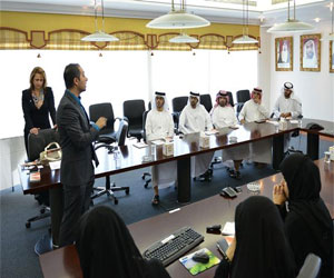   مصر اليوم - العين للتوزيع تنظم ورشة عمل حول فرص الدراسة في معهد مصدر