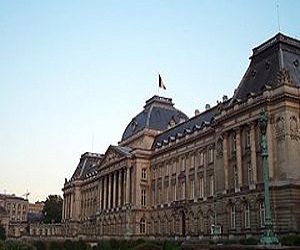 مصر اليوم - شقيقة ملِك بلغيكا السابق تزور الأقصر لتصوير فيلم تسجيلي