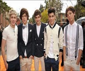   مصر اليوم - النجمين هاري ستايلز وليام باين يتعشيان مع معجبتين لعمل الخير