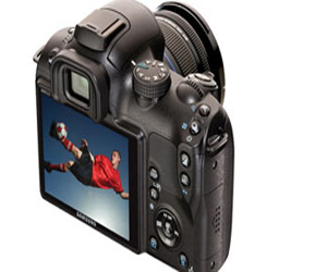   مصر اليوم - سامسونغ تكشف عن كاميرا رقمية جديدة بعدسات قابلة للتغيير