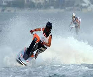   مصر اليوم - سباق الإمارات للدراجات المائية ينطلق على كاسر الأمواج