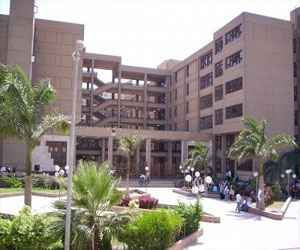   مصر اليوم - ألسن عين شمس تناقش الترجمة إلى اللّغة العربيّة