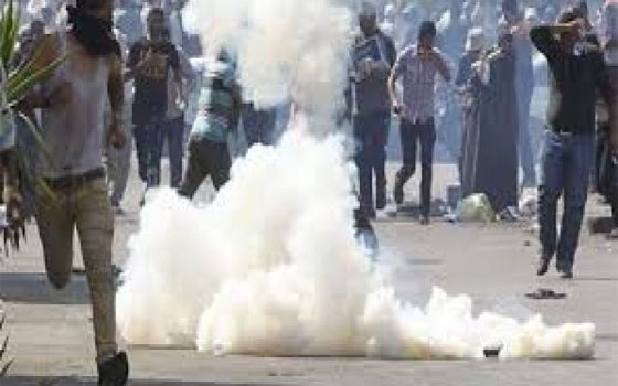   مصر اليوم - أمن الإسكندريّة يطلق قنابل الغاز على طلاب الإخوان بغيّة منعهم من التظاهر