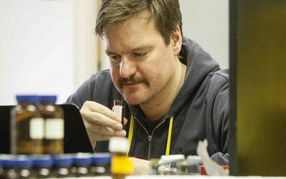   مصر اليوم - دراسة حديّثة تُؤكد أن أنف الانسان يستطيّع أن يُميز أكثر من تريليّون رائحة